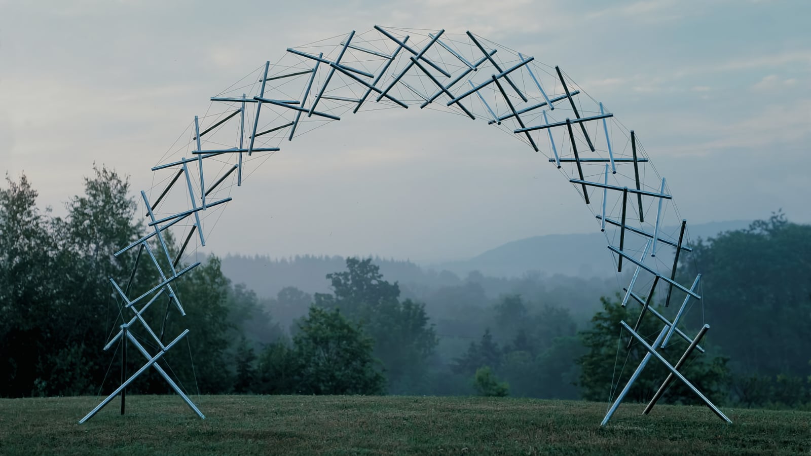 Rainbow Arch, 2001 Kenneth Snelson